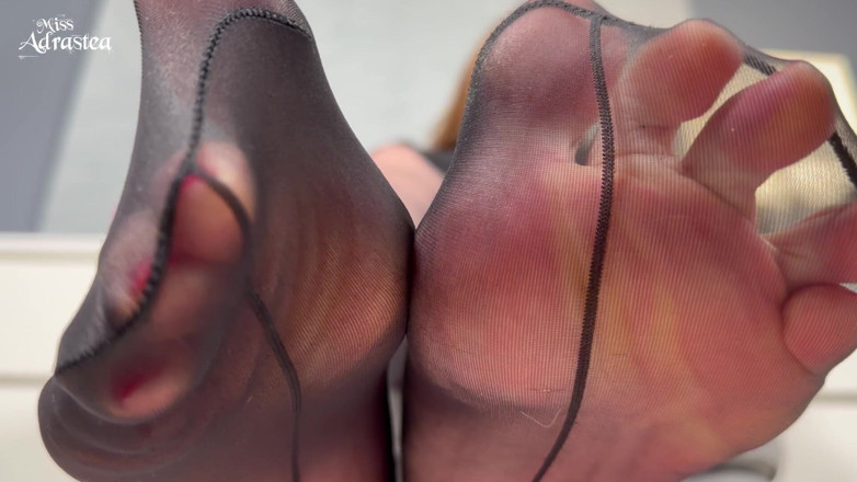 Miss Adrastea: Ibadah wangi saya, lembap, hangat, kaki sutera! - Penguasaan pantyhose dengan...