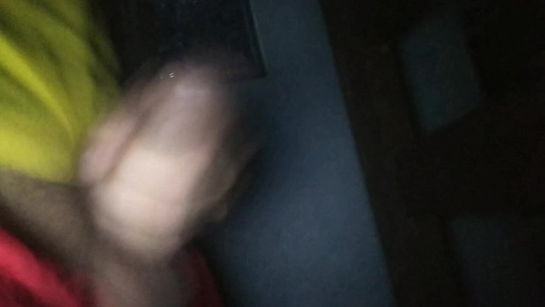 AlexAlejandro13: Di luar pada malam hari di teras