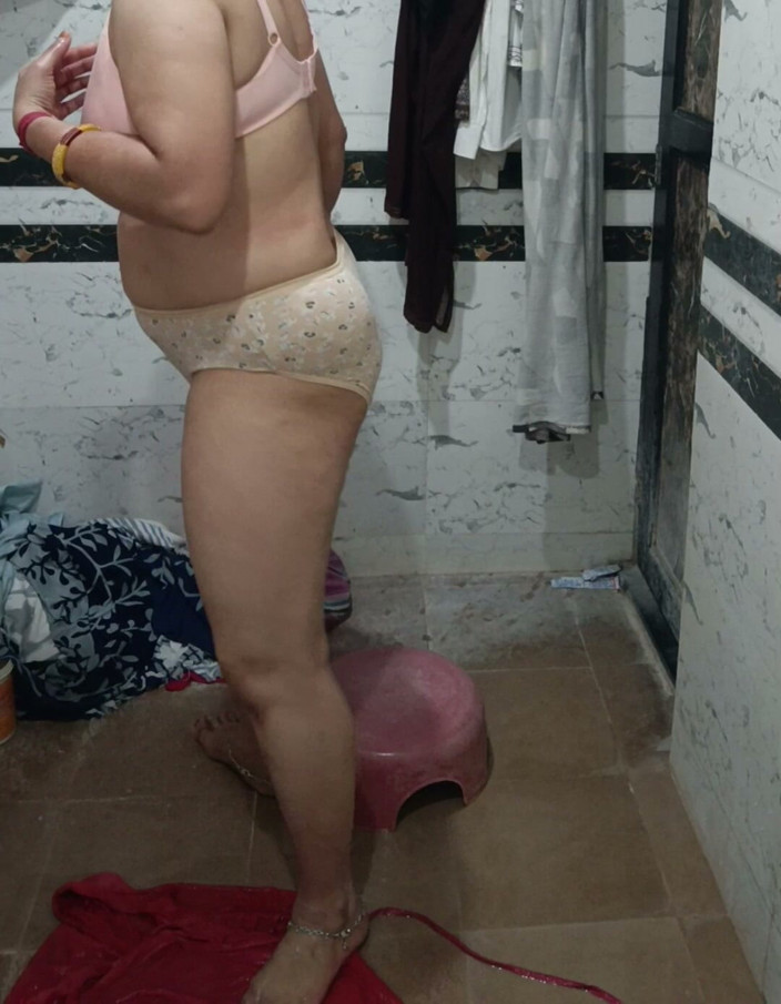 Priyahot77: Priya Bhabi Saree 큰 엉덩이 쇼