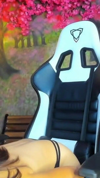 Moje přírodní prsa jsou neklidná pro tvého ptáka