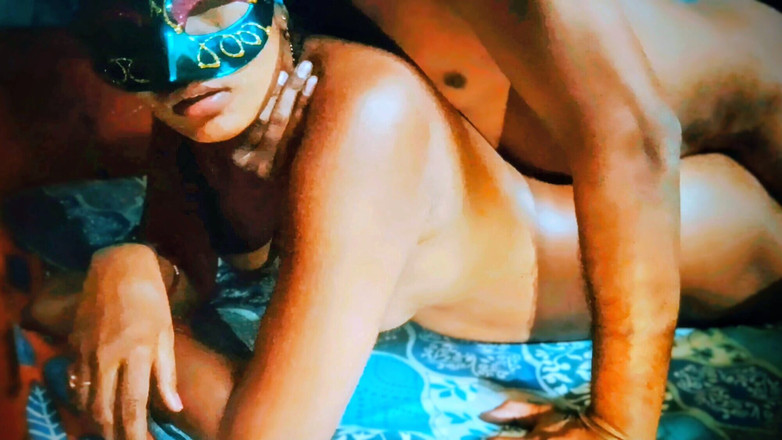 Simran Kaur: Massagem com óleo de Simran.