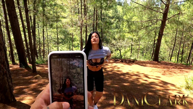 DaniClark: En oral från min flickvän i skogen