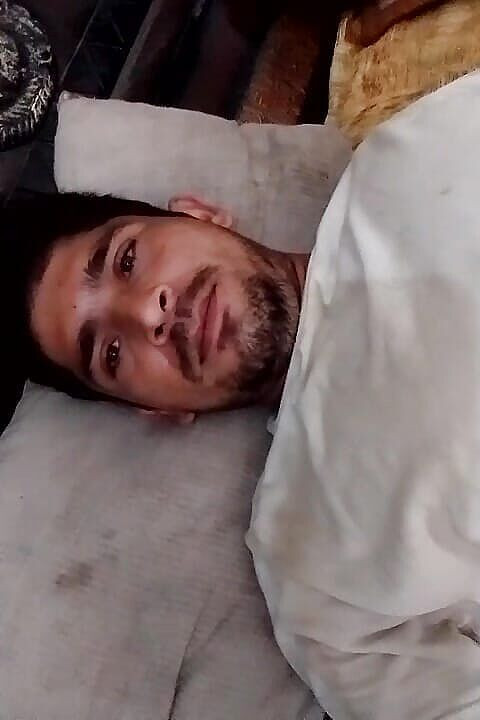 Gangbang straight: Masaj drăguț cu trei sfârcuri în camera Neha