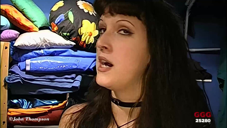 Fuck Cumshot Party: Brunette Bukkake Slut Gets Her Face Completely Covered