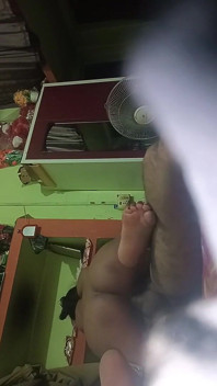 Hintli Üvey Kız Kardeş Inek Pozisyonunda