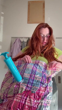 Solo-masturbation, sexy rothaarige orgasmen statt packen und bewegen