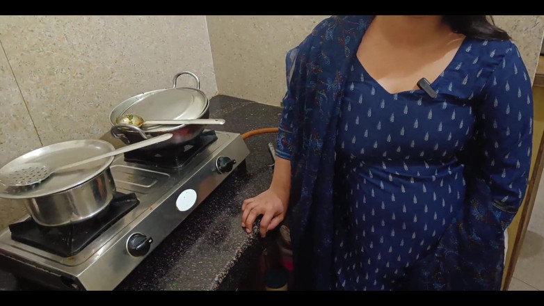 YOURAMRITA04: Pembantu 18 tahun yers pertama kali seks anal sama pacarnya dan...