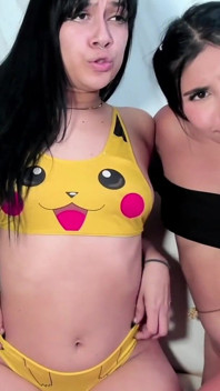 Je lèche cette chatte jusqu’à ce qu’elle trémousse