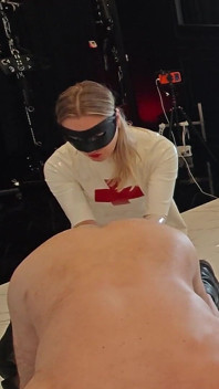 Fisting anale dominazione femminile -adelina Noir Fisting mr.x - Topview