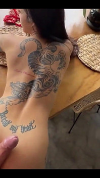 Anna cherry7 si gadis hot kolombia dientot habis-habisan di atas meja!