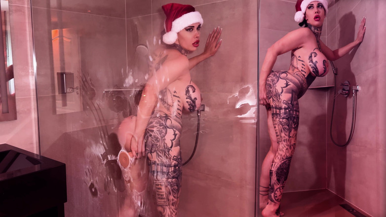 MissAlessaMilano: 23. Advent Calendar 2025 Santa Woman with Dildo in Shower