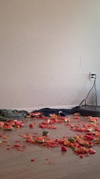Fruit Crush Aftermath: Sprzątanie soczystego bałaganu na podłodze