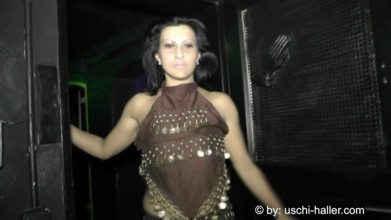 Club Express: Julia Corne Lutscht Einen Schwanz in Einem Sexkino ...