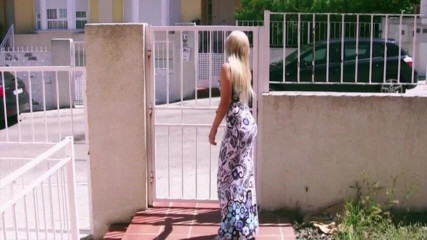 Nikky Thorne's Teen Club: Dicke spanische blondine von ihrem freund hart gefickt
