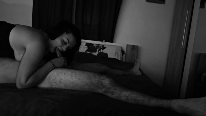 SpanishBaby: Saya memberikan jiran saya blowjob yang baik untuk hari jadinya -...