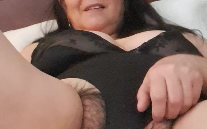 Mommy big hairy pussy: MILF's Pussy Is Fat and Hairy Swallowing