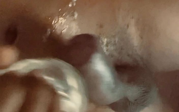 Big black cock BBCee: Acasă singură, masturbându-mi pula cu Stroker ejaculând tare