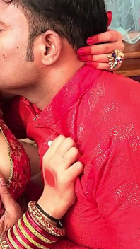Pyasi Dulhan en sexo duro con marido