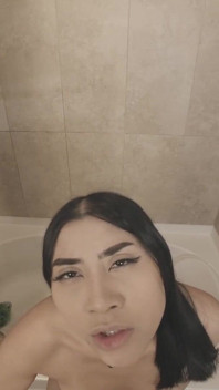 Asian Stepdaughter Seduces Stepdad in Shower P1