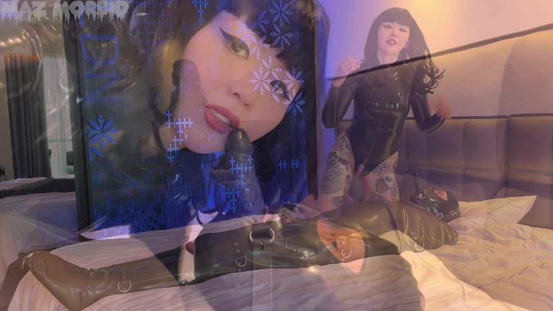 KinkyFemdomTV: Zakneblowany i jeździł w lateksowym worku z kochanką Patricią