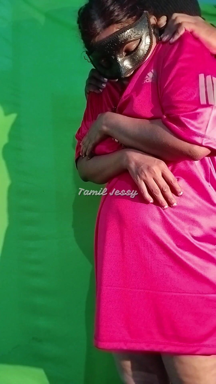 Tamil Jessy: 이웃의 파리말라