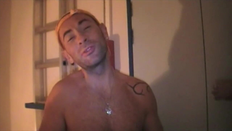 Gaybareback: Gej ssie prosto dużego kutasa w windy