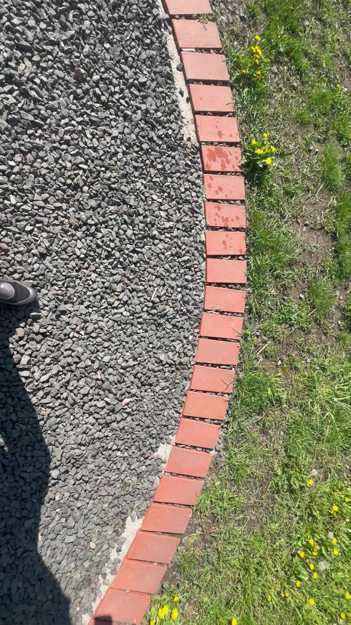 Step Mommy: Seksi ateşli üvey anne azgın ve parktaki bankta kendini okşuyor