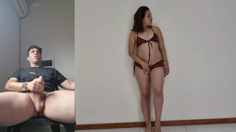 Latinascachondas: Girlfriend Helping on Video Call