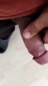 Masturbace s nízkými visícími koulemi