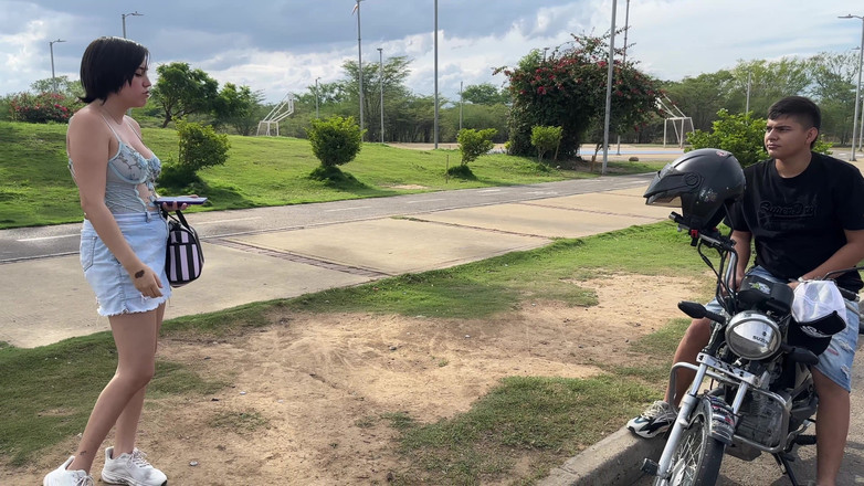 ManuelaAlvarez: Giovane sconosciuta mi porta a casa sua a scopare duramente...