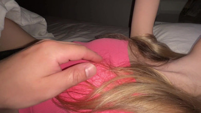 Gigi oficial: Apakah ada gunanya menjilati memek perawan setiap hari?