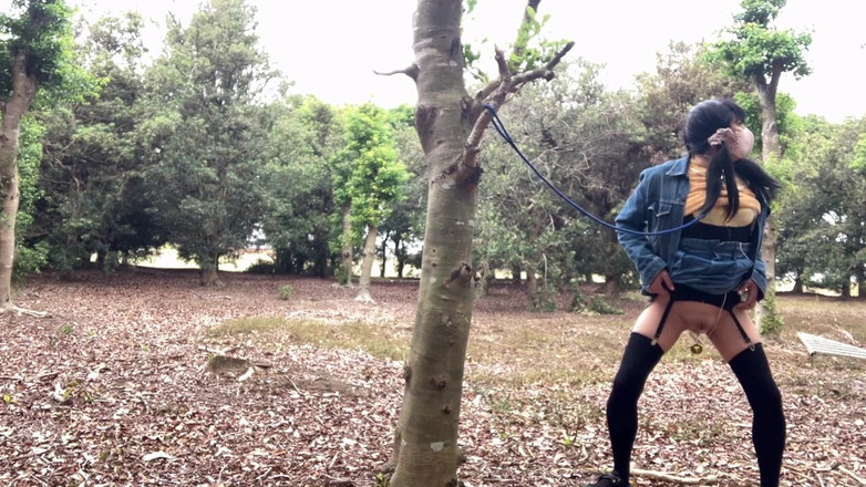 megu2002: Allenamento indipendente N. 34 Gonna aderente reggiseno arrotolata camminata scoperta