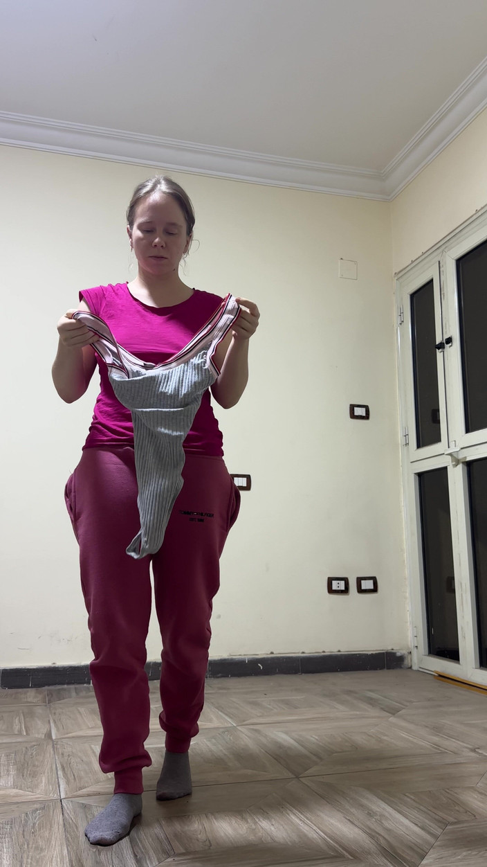 SweetLucy96: बहुत बढ़िया बॉडी और स्किन-टाइट लेगिंग