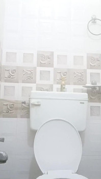 Indisch koppel in de badkamer