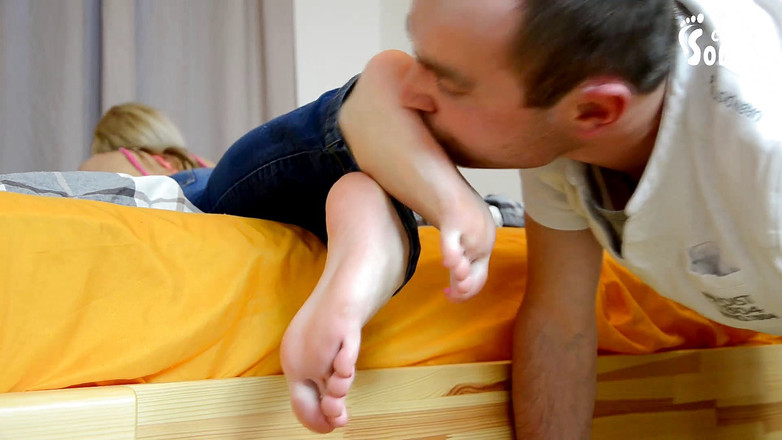 Czech Soles - foot fetish content: 발 노예 생활 - 2부