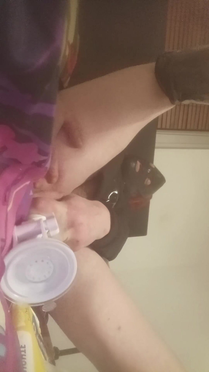 JujuTV: Hamba banci Bitchboyass but melancap dubur penggetar