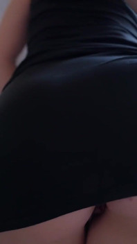 Rochie Fitting Și Păsărică Tachinare Tânără Curvă Sfârc