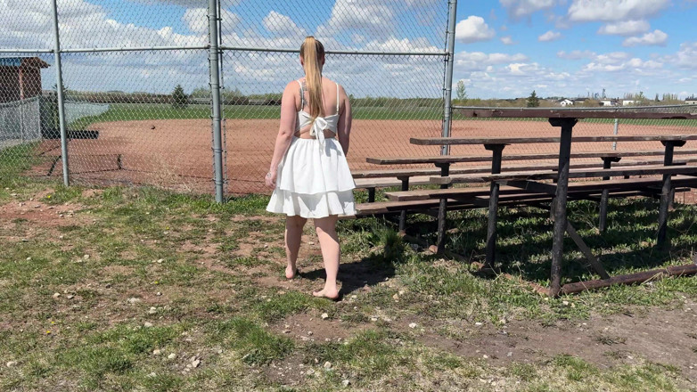 Nerdy Nympho: Orgasmo Pubblico Da Solo: Mi Scopo La Figa Con Le...