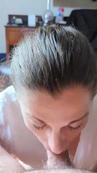 Stepdaddy's Good Girl Loves Swallowing His Morning Wood