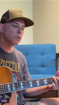 Duke Silver Sings Mad World je docela smutná píseň, protože s životem ve velmi smutným světě
