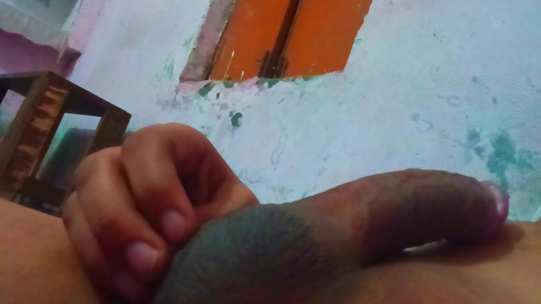 Luckky: Une desi indienne se masturbe avec une grosse bite noire