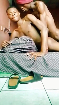 大学寮で二人の学生がセックス