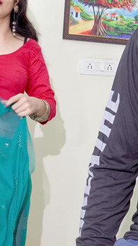 Priya zieht sich durch Fehler vor ihrem stiefbrust um und er knallte auf ihren engen arsch und muschi des heißen mädchens