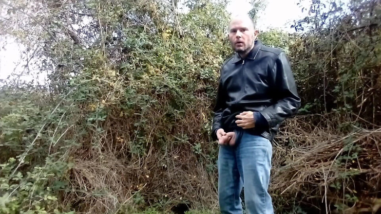 Rockardglans: Rockard Daddy Pissing Wanking i Cumming dla trucker w Outdoor...