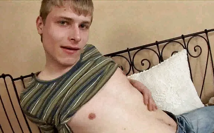 Crunch Boy: Solo Straight for a Sexy Blong