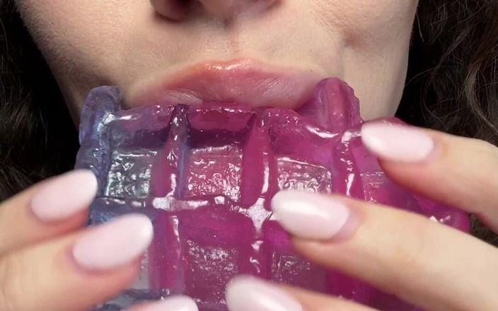 SavvyStar: Waffles Asmr Mouth Sounds Tingles Spit Sounds Fetiș