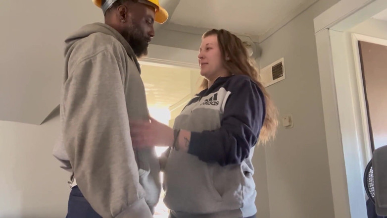 Thekookiejar: Lonely House Wife Fucks Black Guy Working on Her House