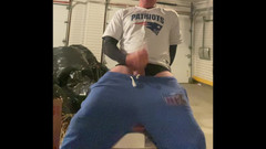JockDad87: Dilf Jockdad87 menembak pancutan mani di garaj