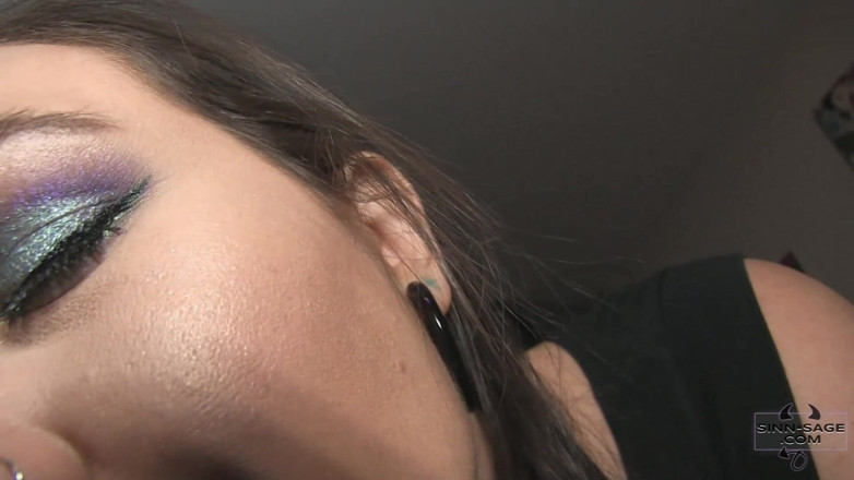 SinnSage: मैं एक स्माकिन की हॉट रॉकर रंडी के साथ घर के साथ घर आया था