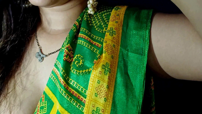 Pikaindian: แม่บ้านอินเดีย Desi สุดฮอต Saree Blouse เย็ดรักโรแมนติก